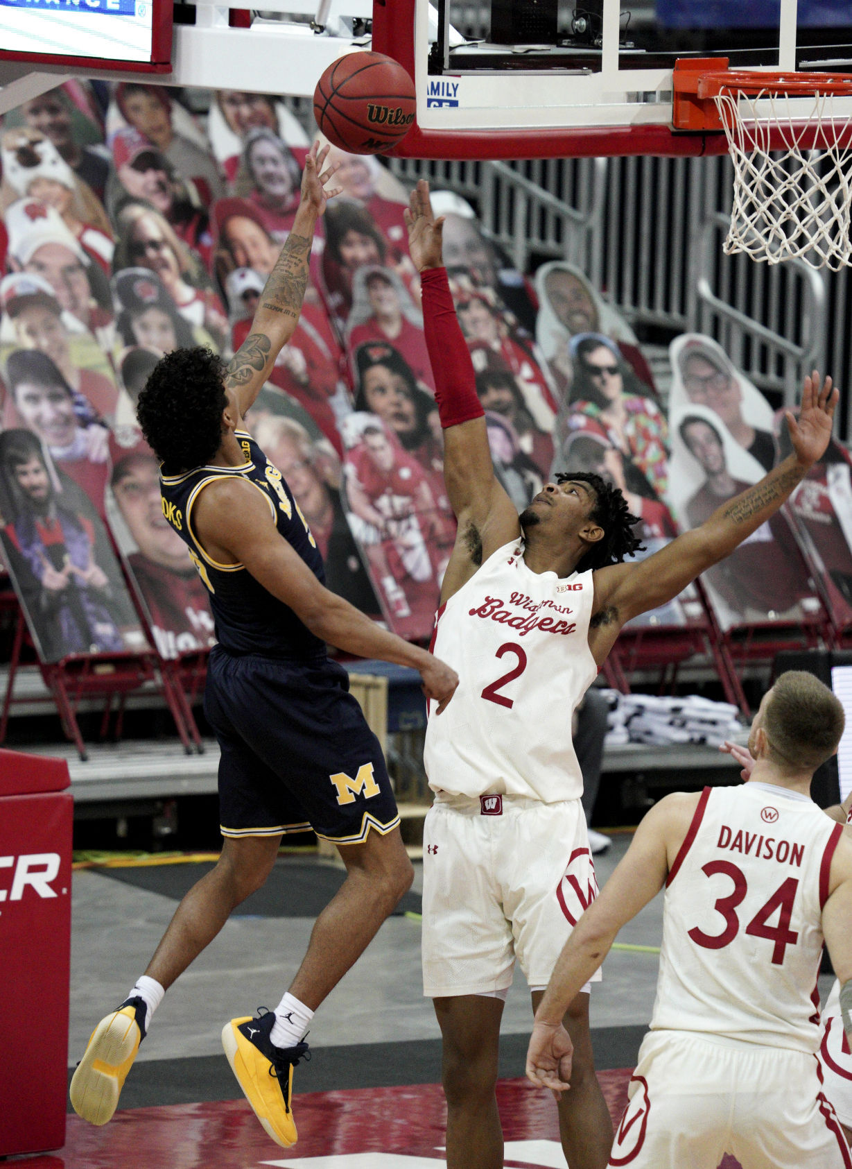Michigan 67, UW 59